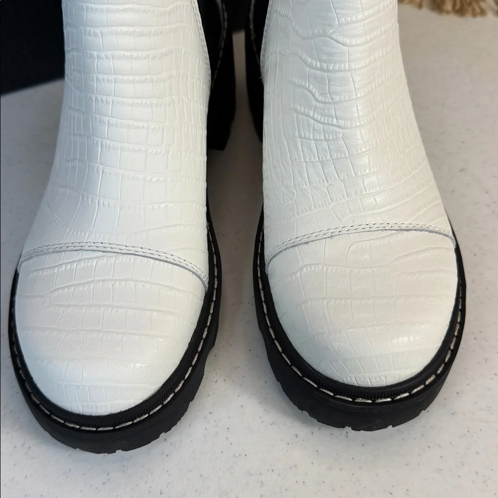 Sorel Joan Now Boots Womens 8 Sea/Salt Leather Waterproof Chelsea